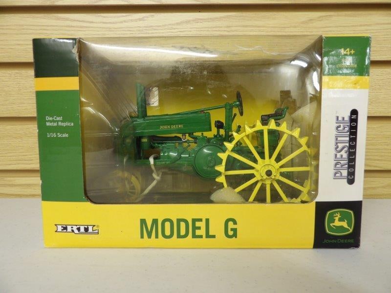 ERTL JOHN DEERE MODEL G PRESTIGE COLLECTION: NIB 1/16 SCALE