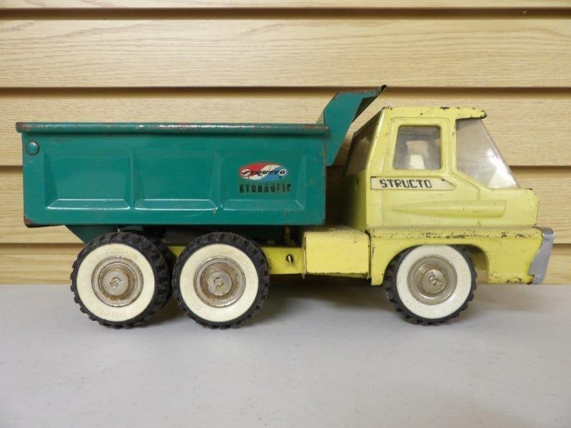 VINTAGE STRUCTO HYDRAULIC DUMP TRUCK (1 of 5)