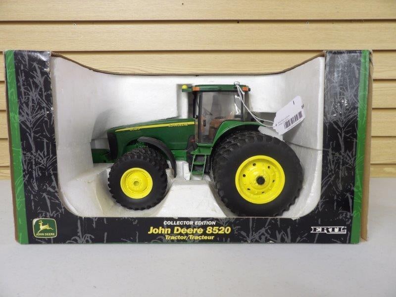 ERTL JOHN DEERE COLLECTOR EDITION 8520 TRACTOR (1 of 4)