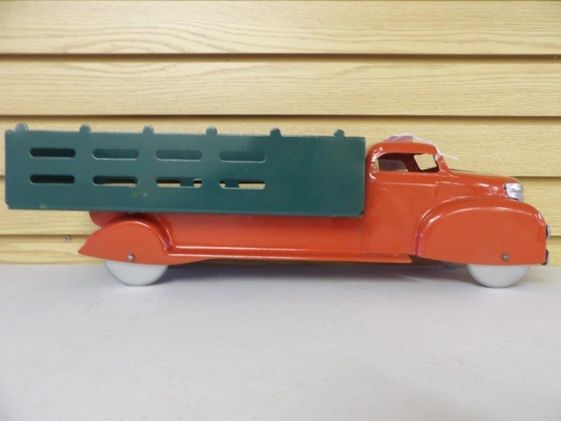 EARLY 1900'S MARX TOY STAKE TRUCK (1 of 6)