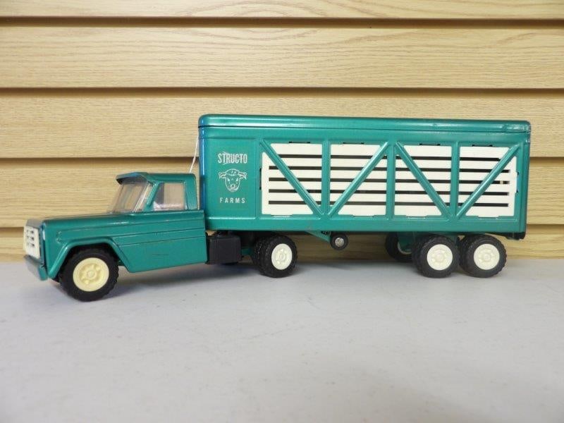 VINTAGE STRUCTO FARMS LIVESTOCK TRUCK AND TRAILER (1 of 5)
