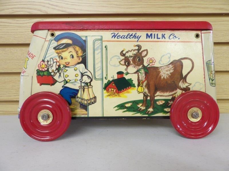 VINTAGE GONG BELL MFG. HEALTHY MILK CO. PULL TOY TRUCK (1 of 10)