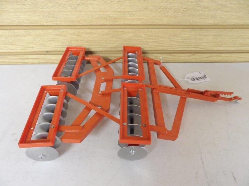 ALLIS CHALMERS 1/8 FARM TOY IMPLEMENT DISK (1 of 4)