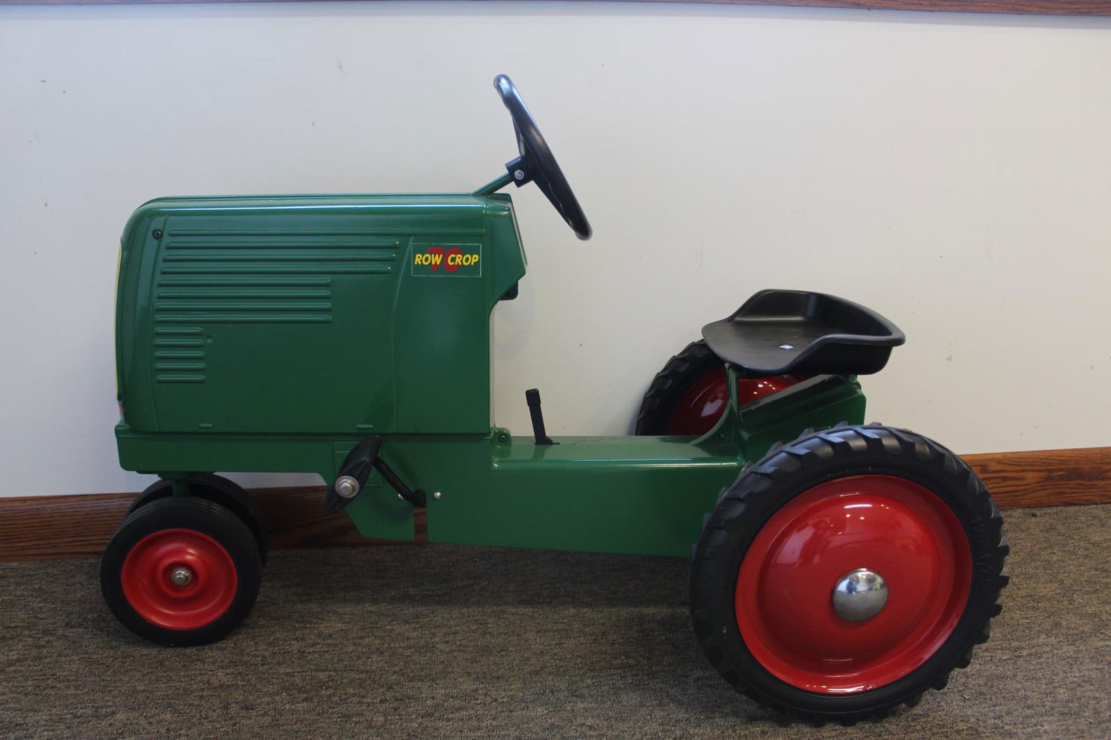 OLIVER 70 ROW CROP PEDAL TRACTOR 1999 FARM PROGRESS SHOW SIGNED BY JOSEPH ERTL (1 of 6)