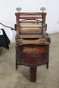 Horton No.22 Miracle washer w/ wringer