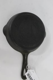 Griswold #4 cast iron skillet