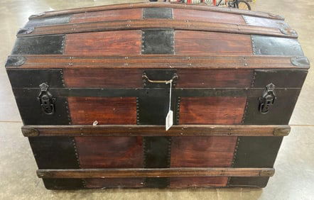 Cleveland Ohio Hump Back Trunk