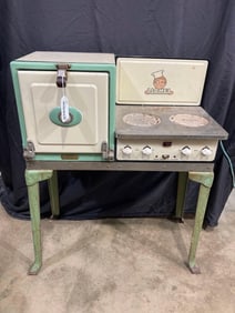 Lionel child's porcelain electric stove