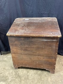 Dovetailed wooden bin