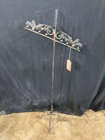 Cast Iron Oak Leaf Sign Holder