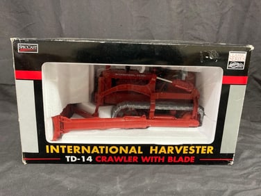 Spec cast IH TD-14 Crawler w blade