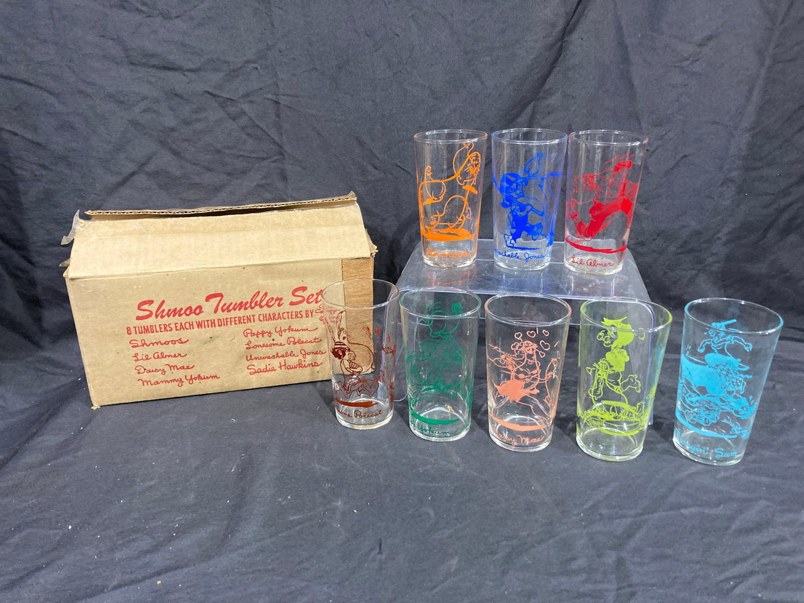 1949 Shmoo 8pc. tumbler set in orig box: All glasses are in good condition