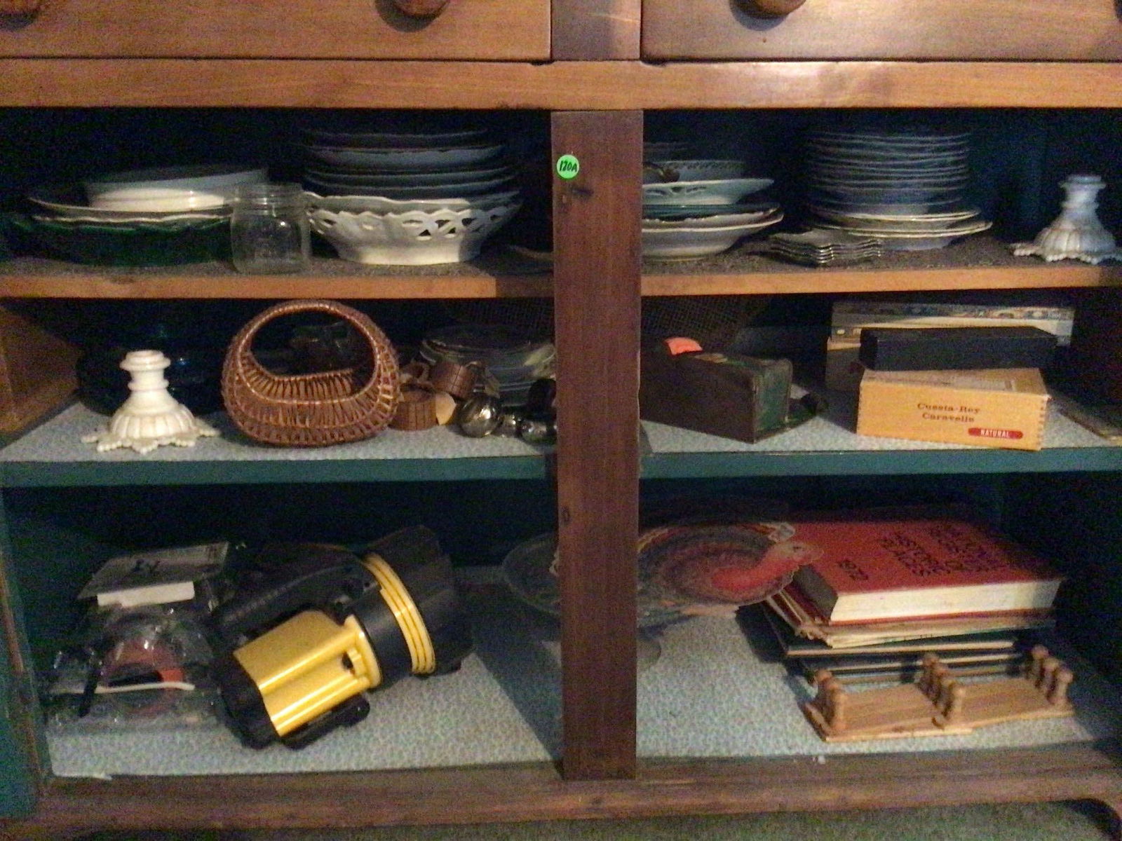 Collectors Plates, Ashtrays, Tablesetting Pieces, and More (1 of 5)