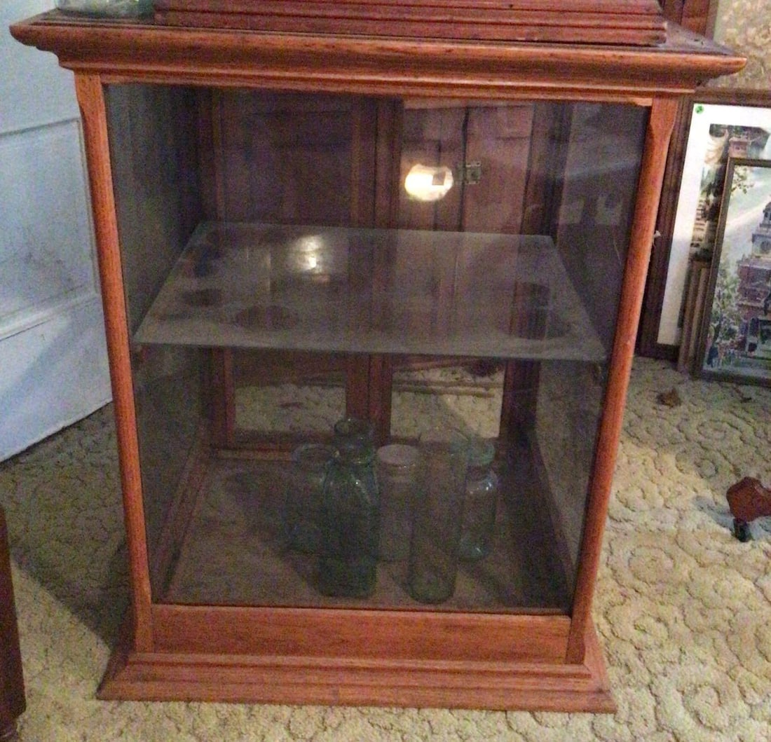 2 Door Country Store Display Cabinet (1 of 4)