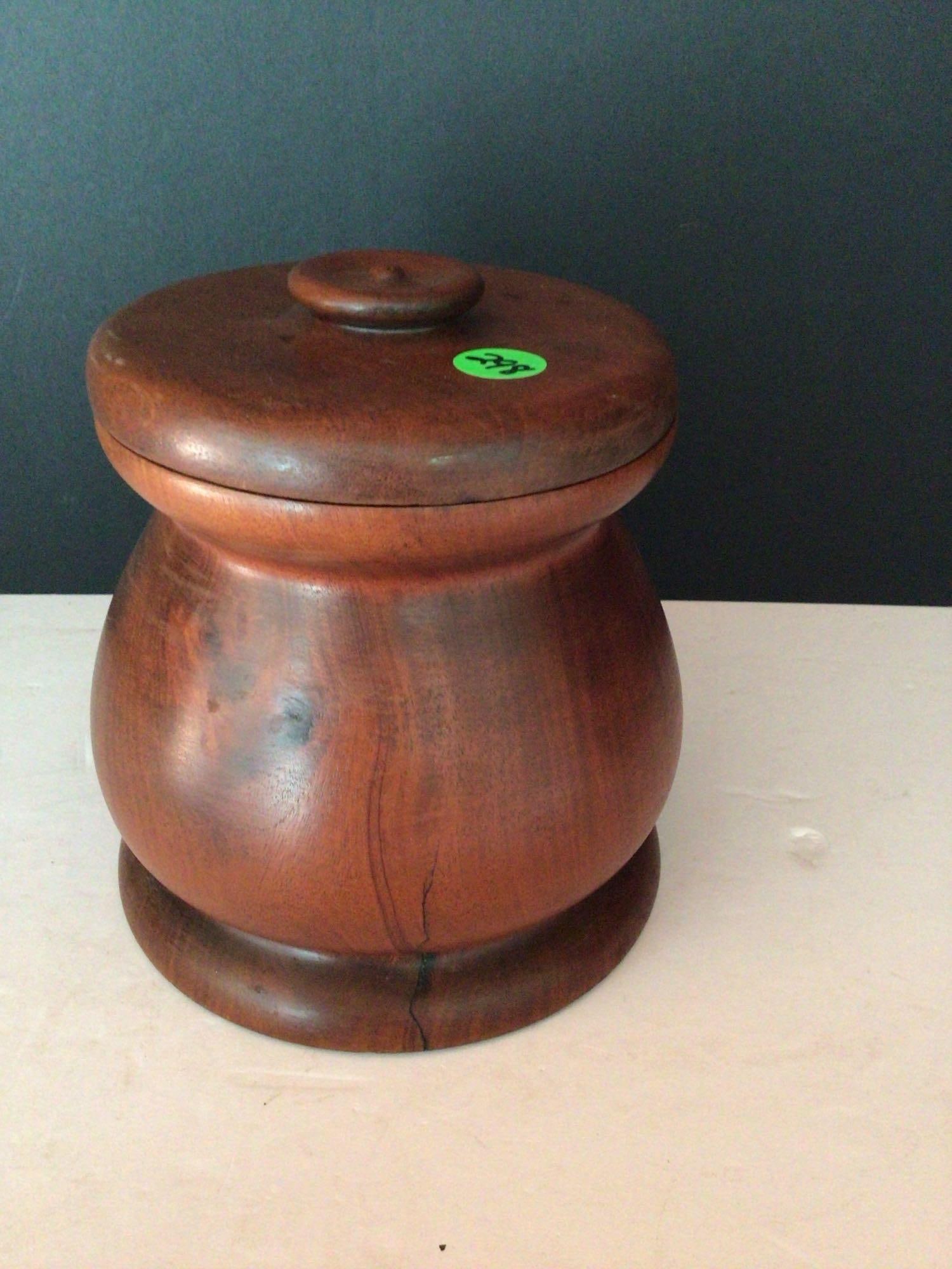 Treenware container (1 of 6)