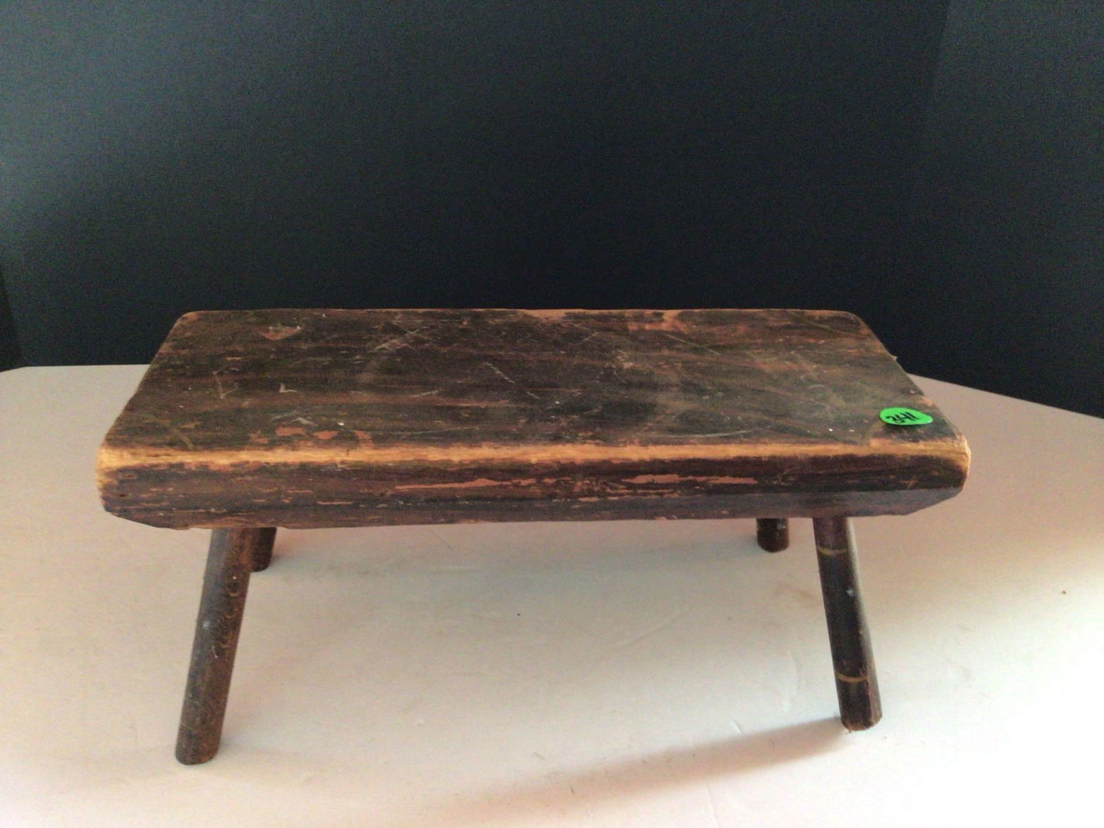 Small primitive bench (1 of 4)