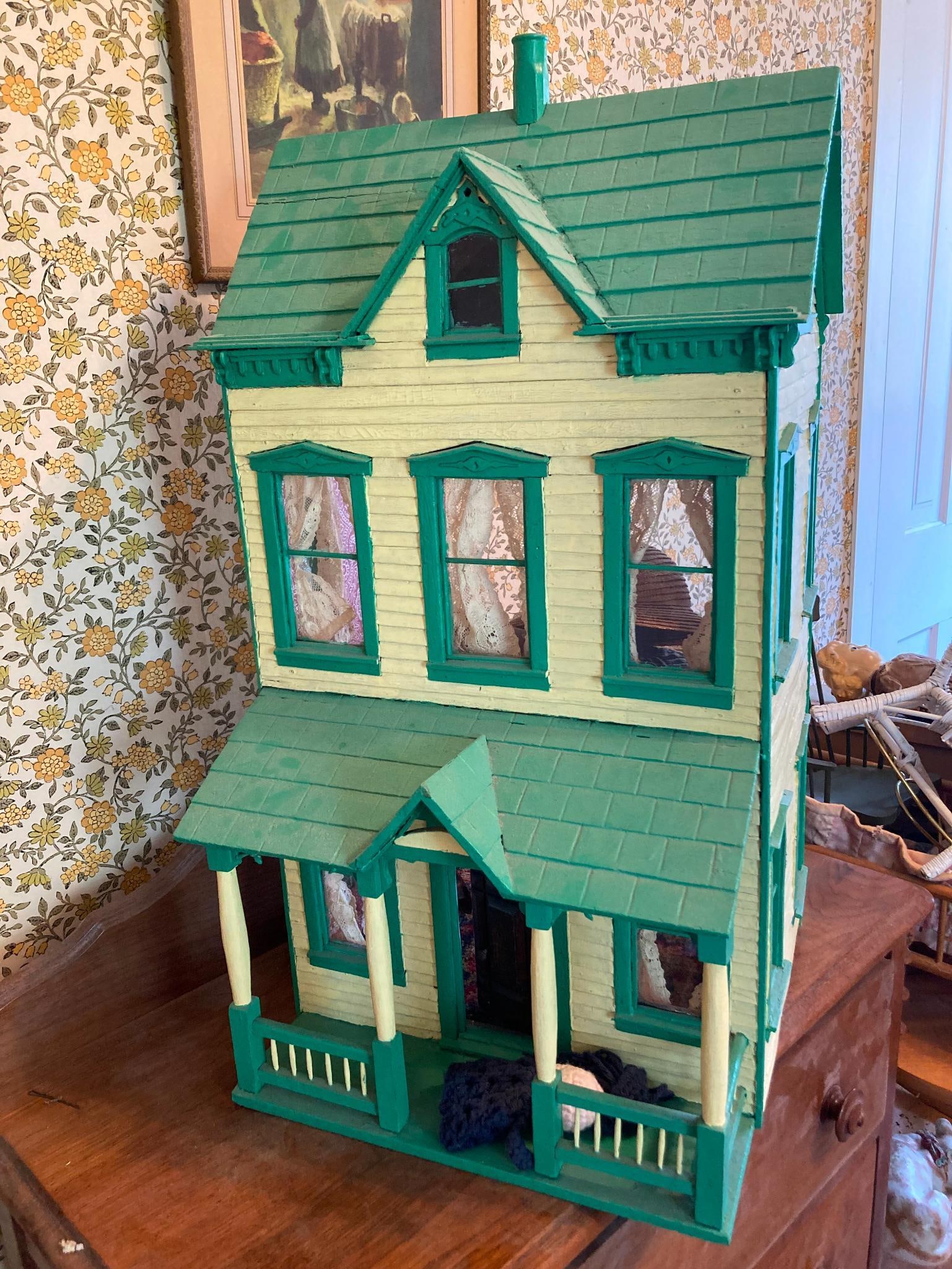 Wood Handcrafted Doll House (1 of 8)