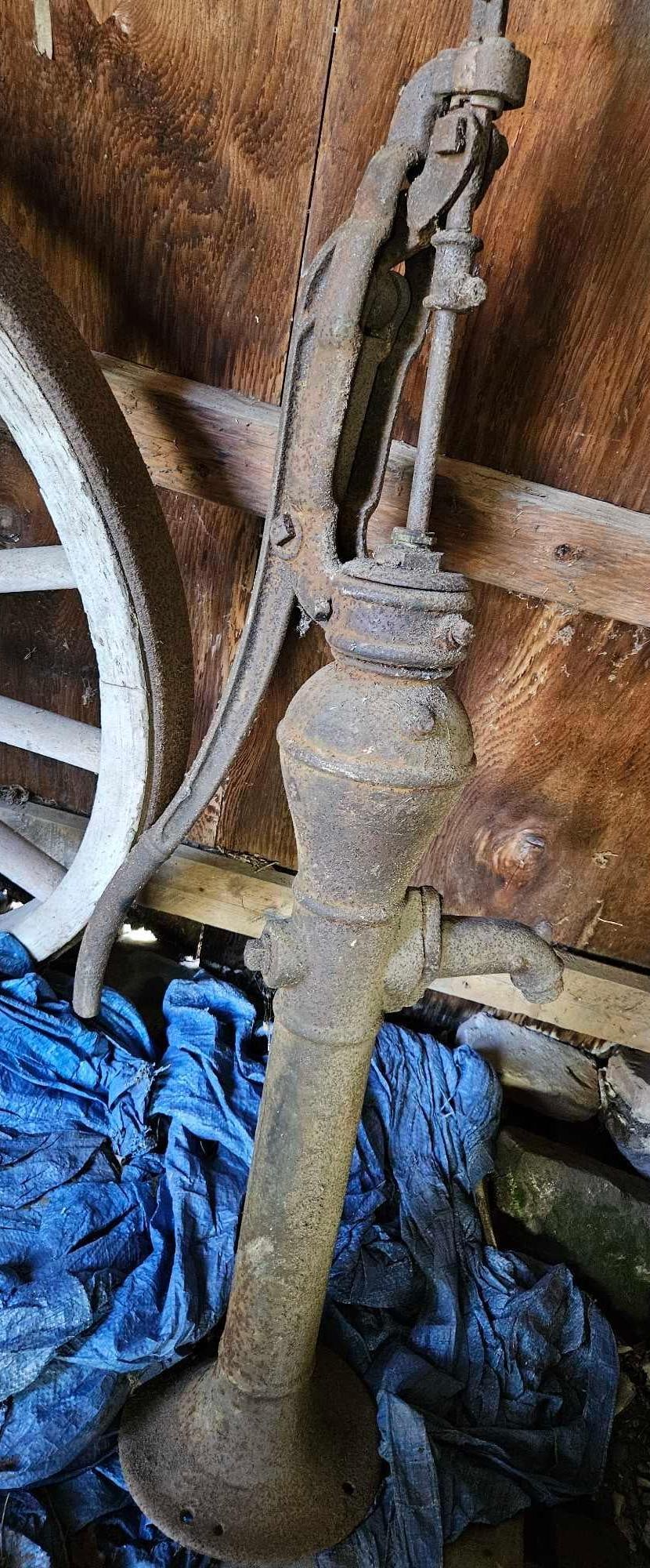 Old Farmhouse well pump (1 of 4)