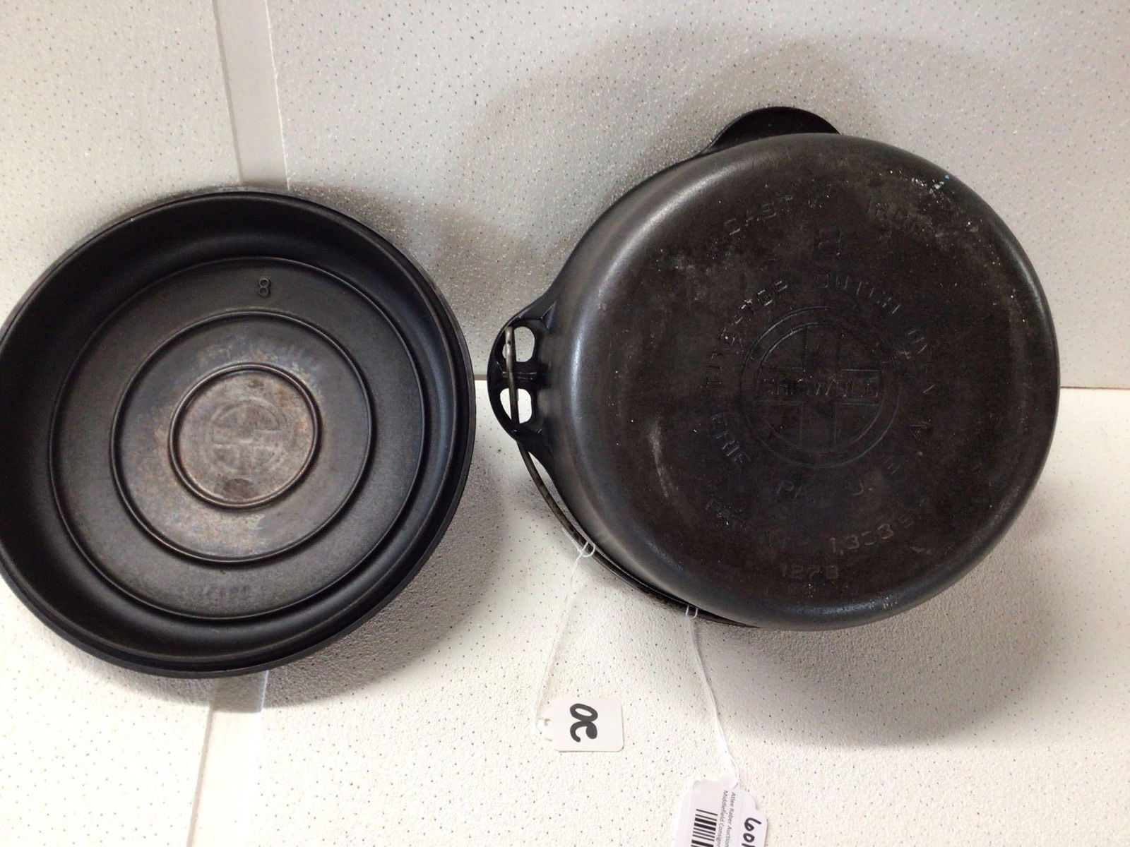 Griswold #8 Dutch Oven (1 of 5)