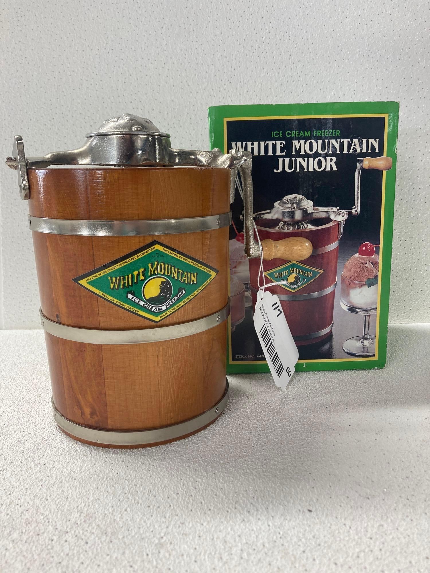 White Mountain Junior Ice Cream Freezer: With box. 5 x 6