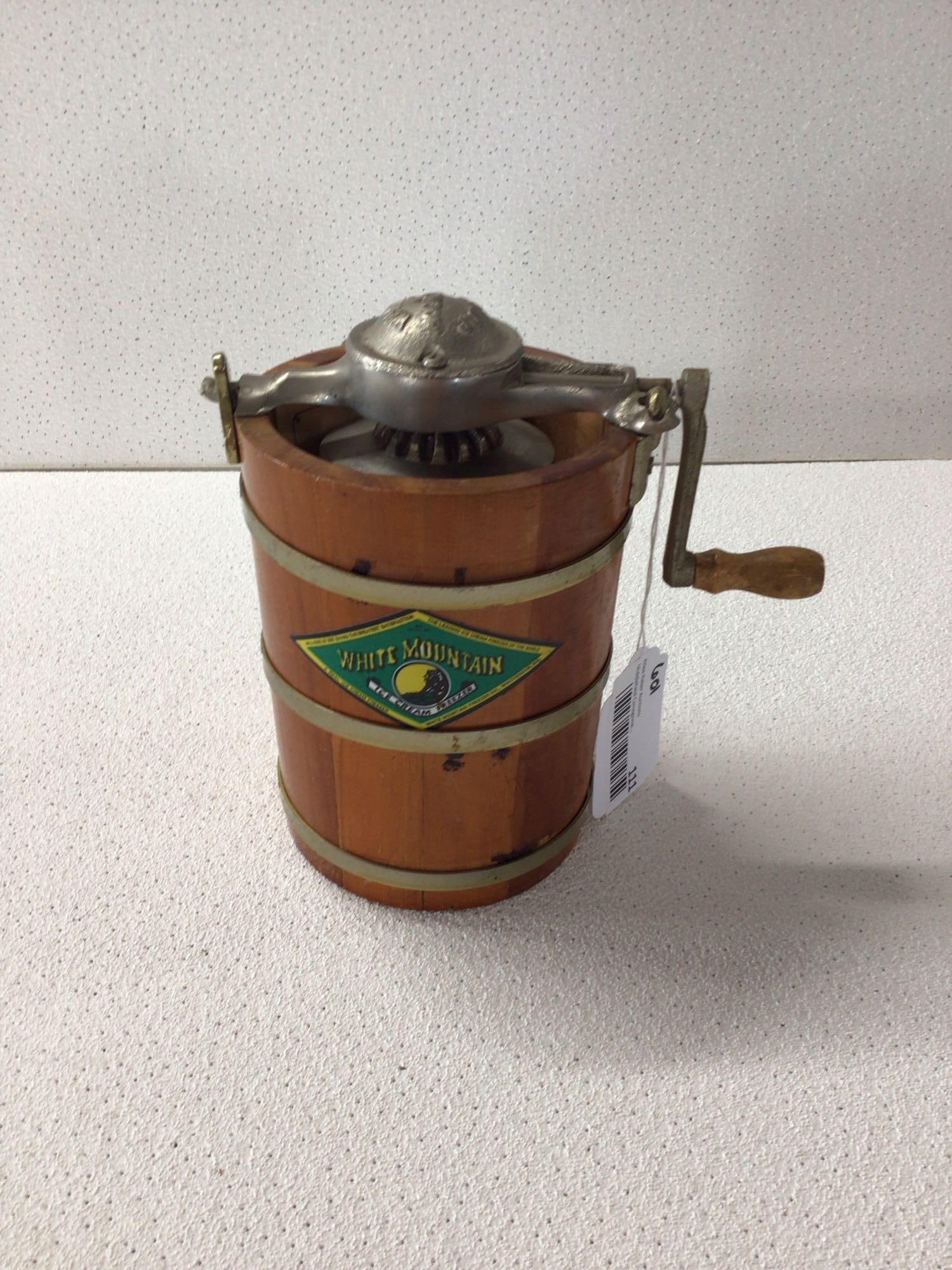 White Mountain Junior Ice Cream Freezer: No box- but has instruction manual. 6.5 inches tall