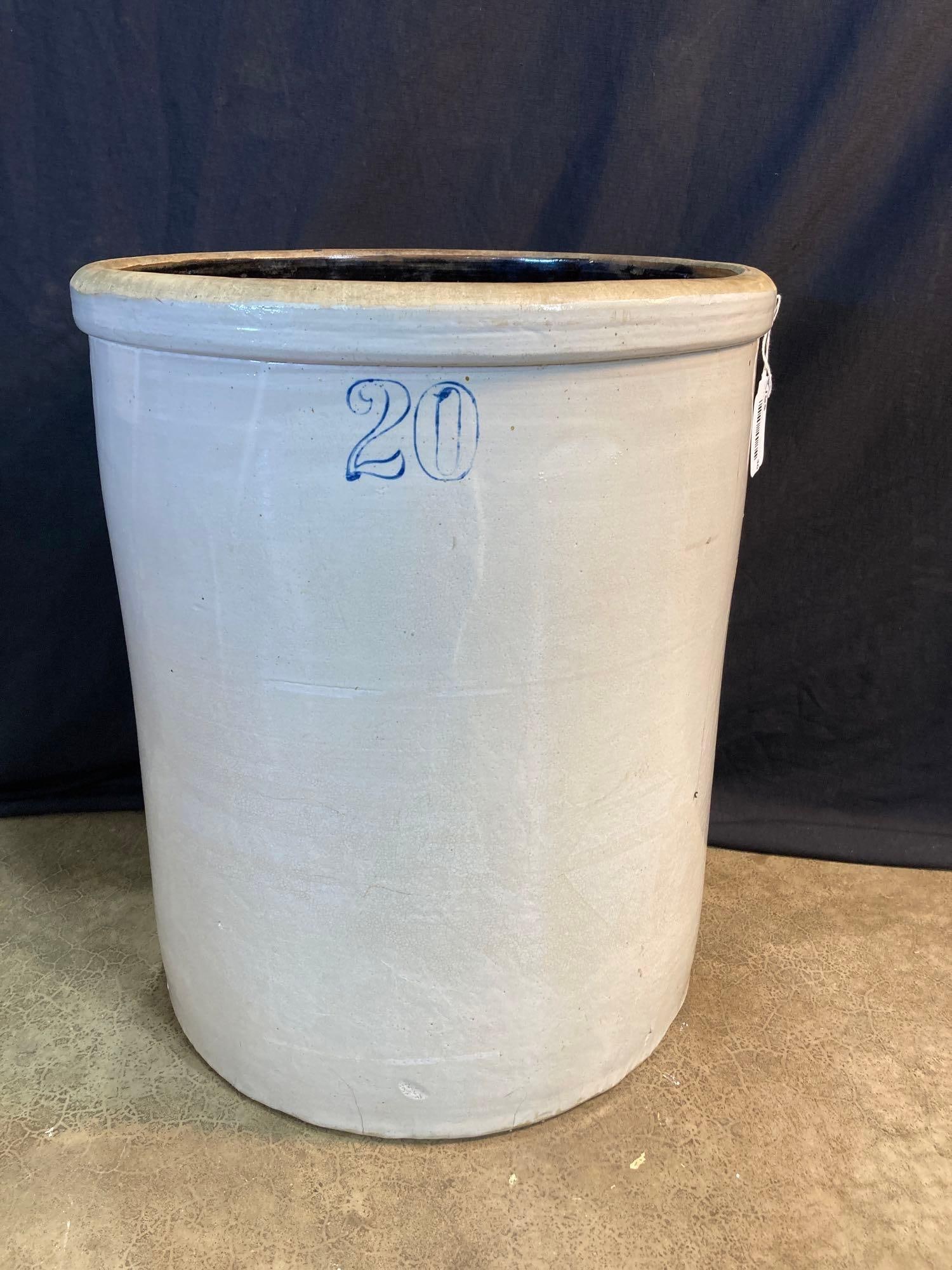 20 GALLON CROCK (1 of 4)