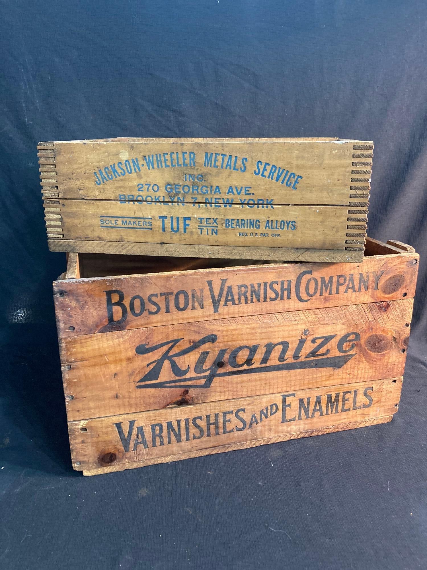 LOT OF TWO WOODEN CRATES (1 of 7)