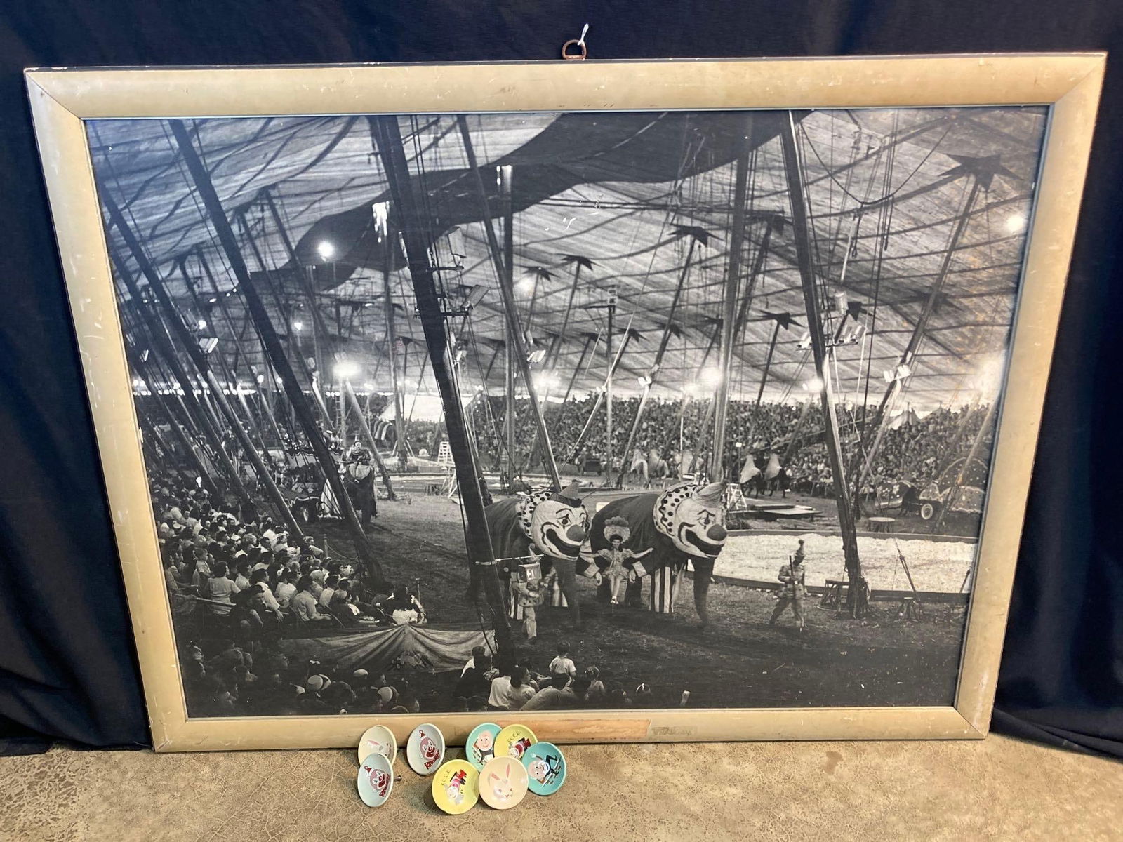 FRAMED CIRCUS POSTER AND PULL KNOBS (1 of 8)