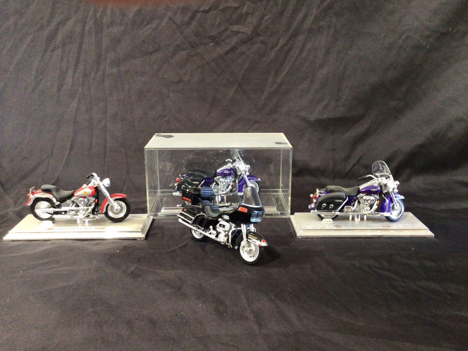 Lot of 4  Maisto 1/10 scale Harley Davidson Models (1 of 7)