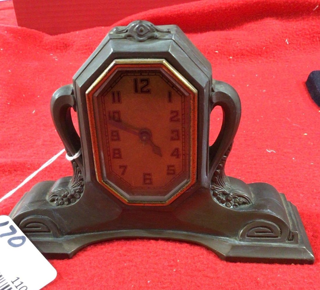 THE LUX CLOCK MFG MANTLE CLOCK (1 of 3)