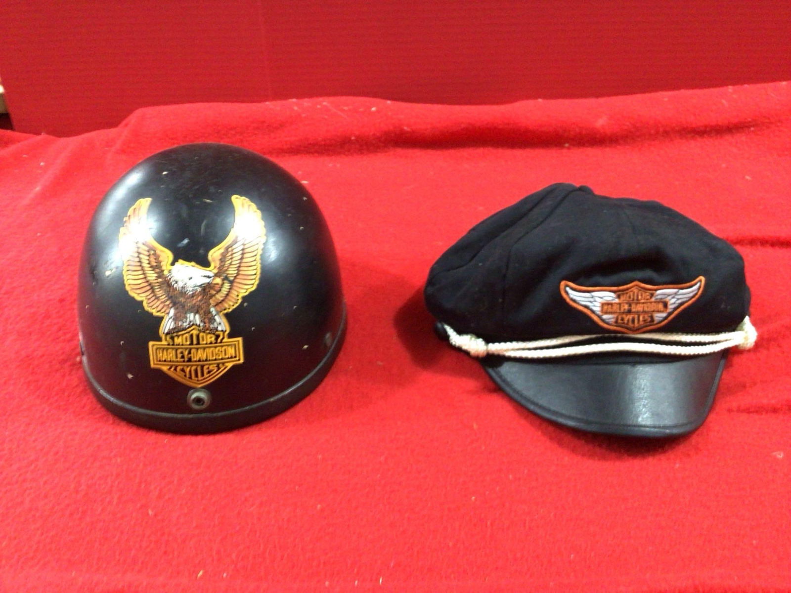 HARLEY DAVIDSON HELMET AND CAP (1 of 6)