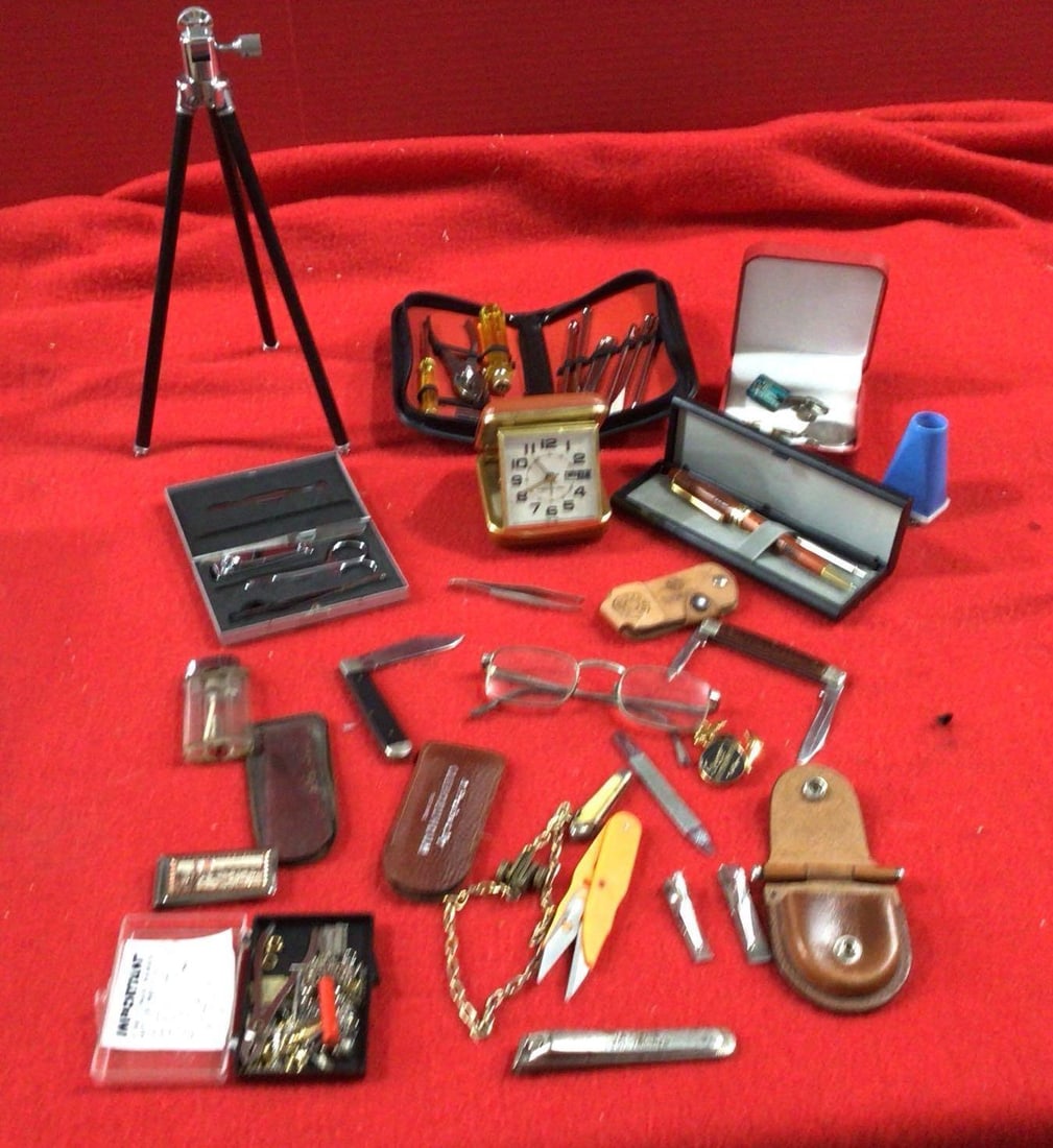 POCKET KNIVES, TRAVEL CLOCK, TOOLS (1 of 7)