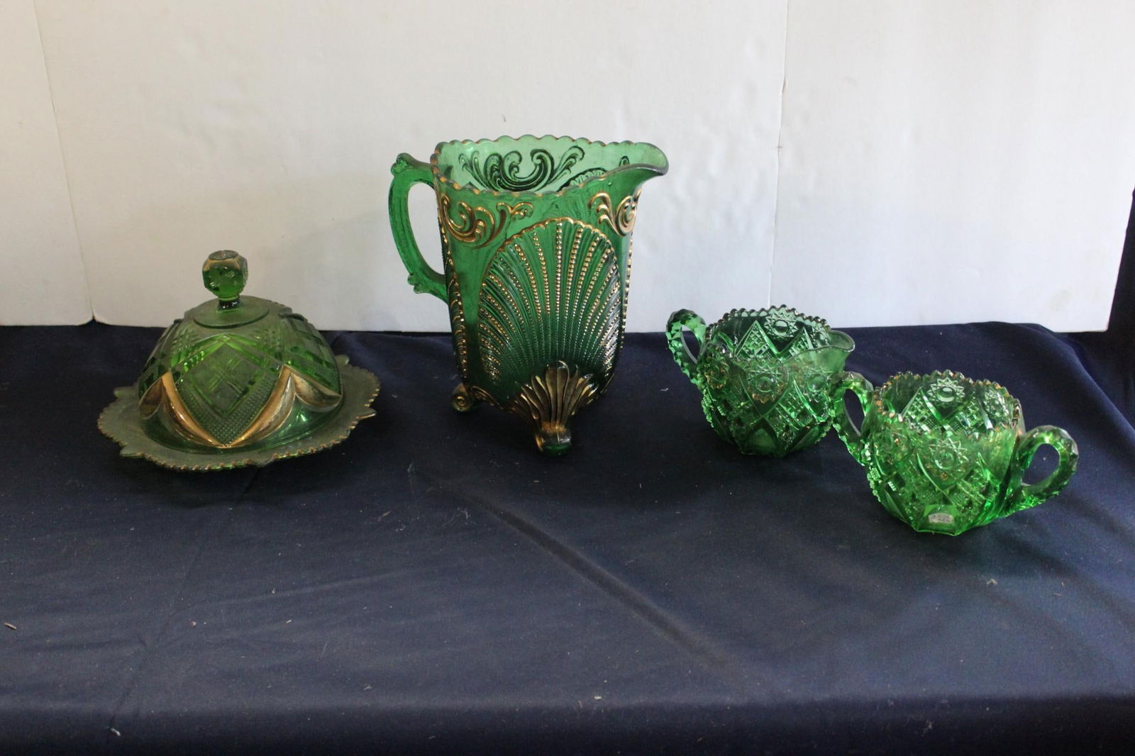 EMERALD GREEN GOLD RIMMED GLASSWARE (1 of 6)