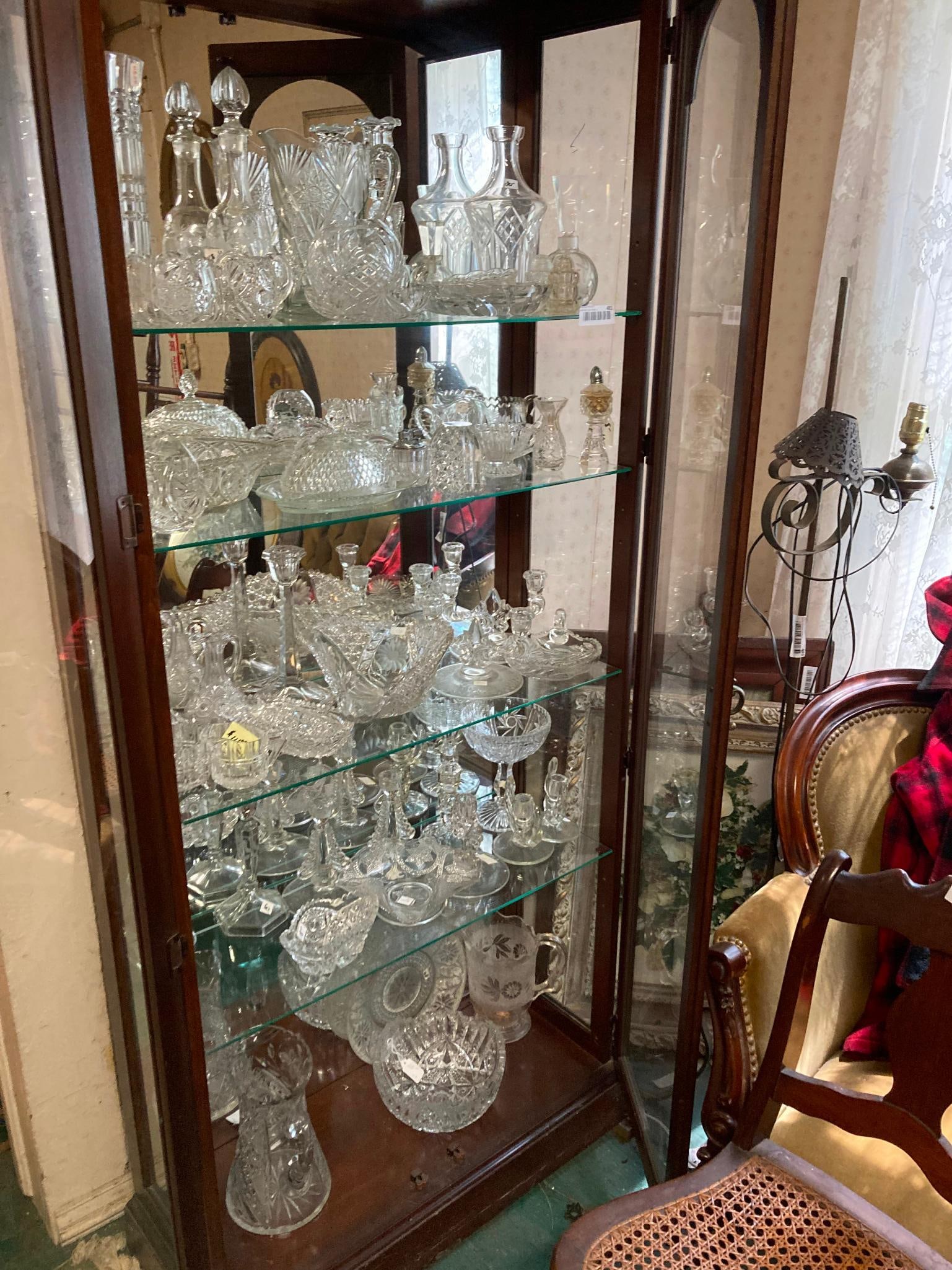 LARGE LOT OF CRYSTAL CUT GLASSWARE (1 of 8)
