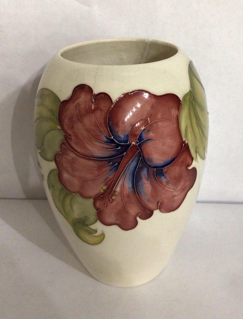 MOORCROFT HIBISCUS VASE (1 of 4)