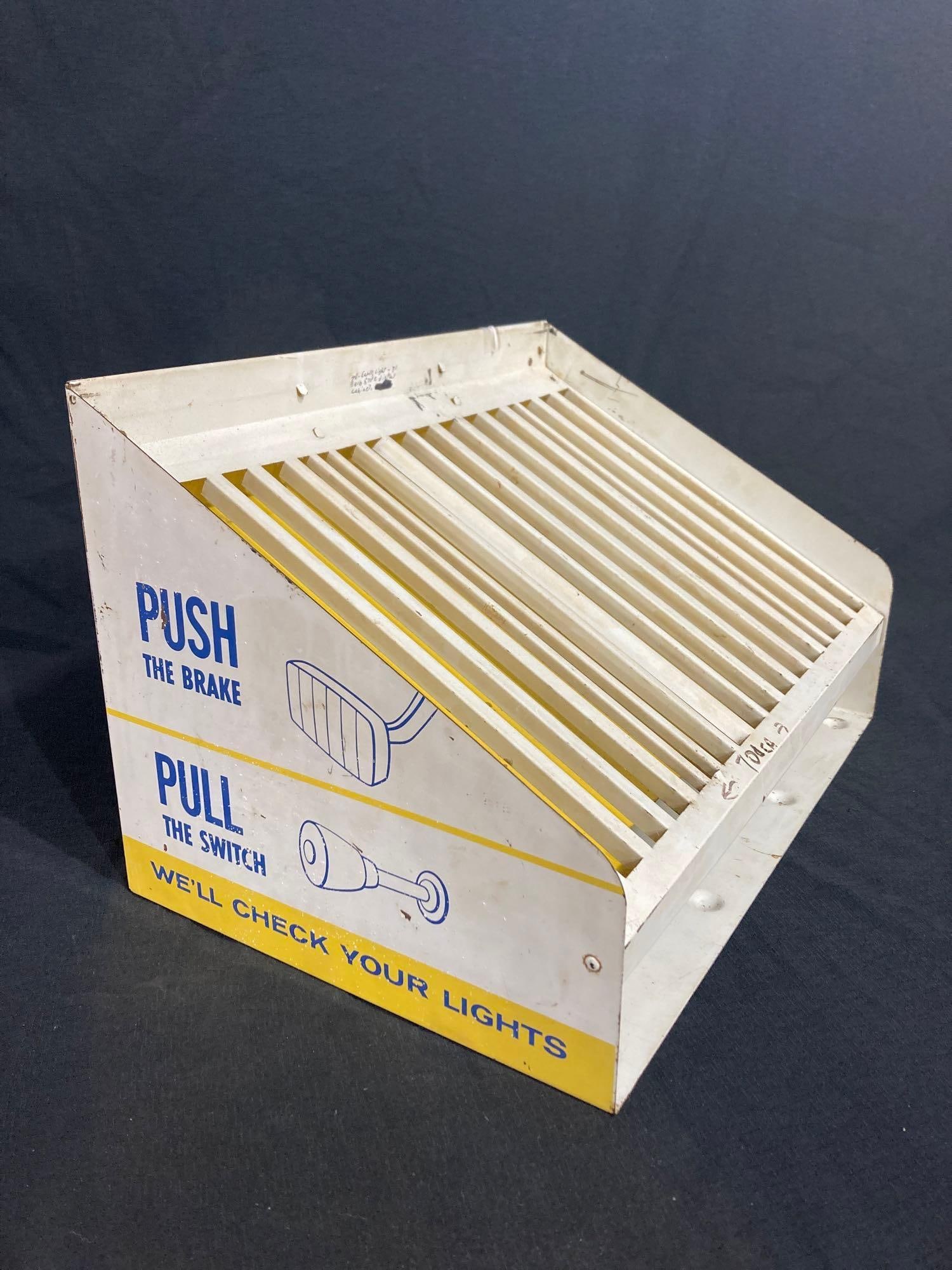 LIGHT BULB STORE DISPLAY CABINET (1 of 4)