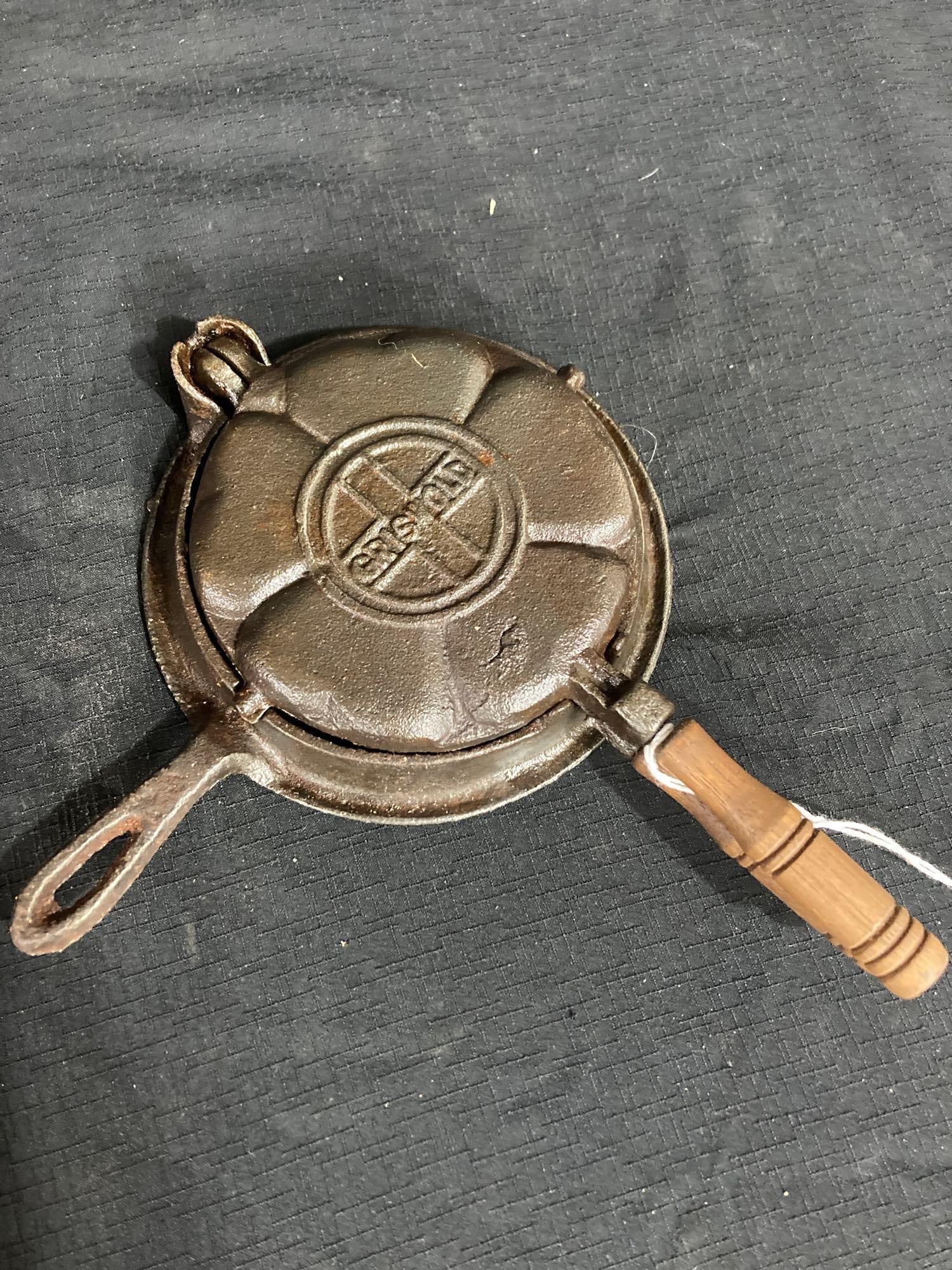 MINIATURE GRISWOLD HEART WAFFLE IRON (1 of 3)