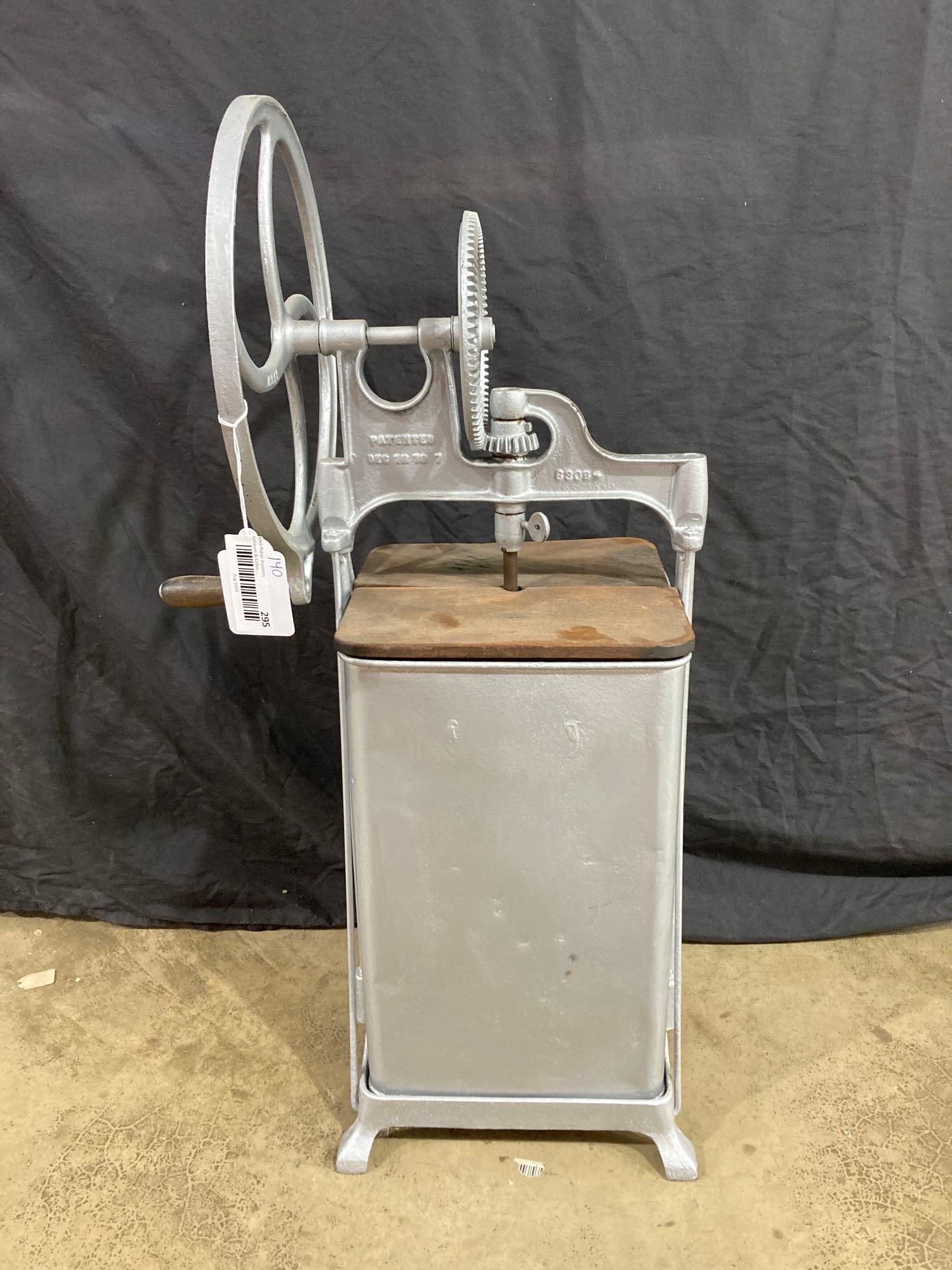 LARGE DAISY TIN BUTTER CHURN (1 of 6)