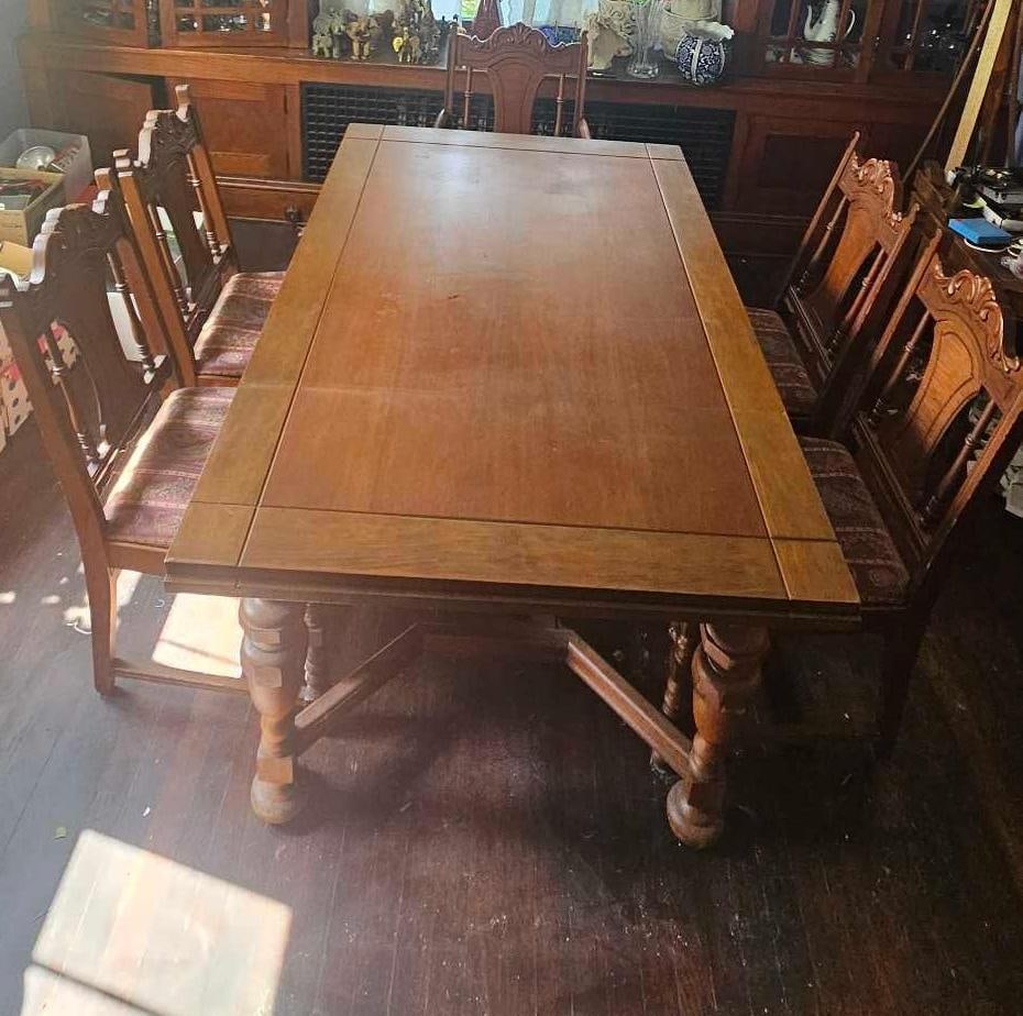 MAPLE DINING SET (1 of 9)