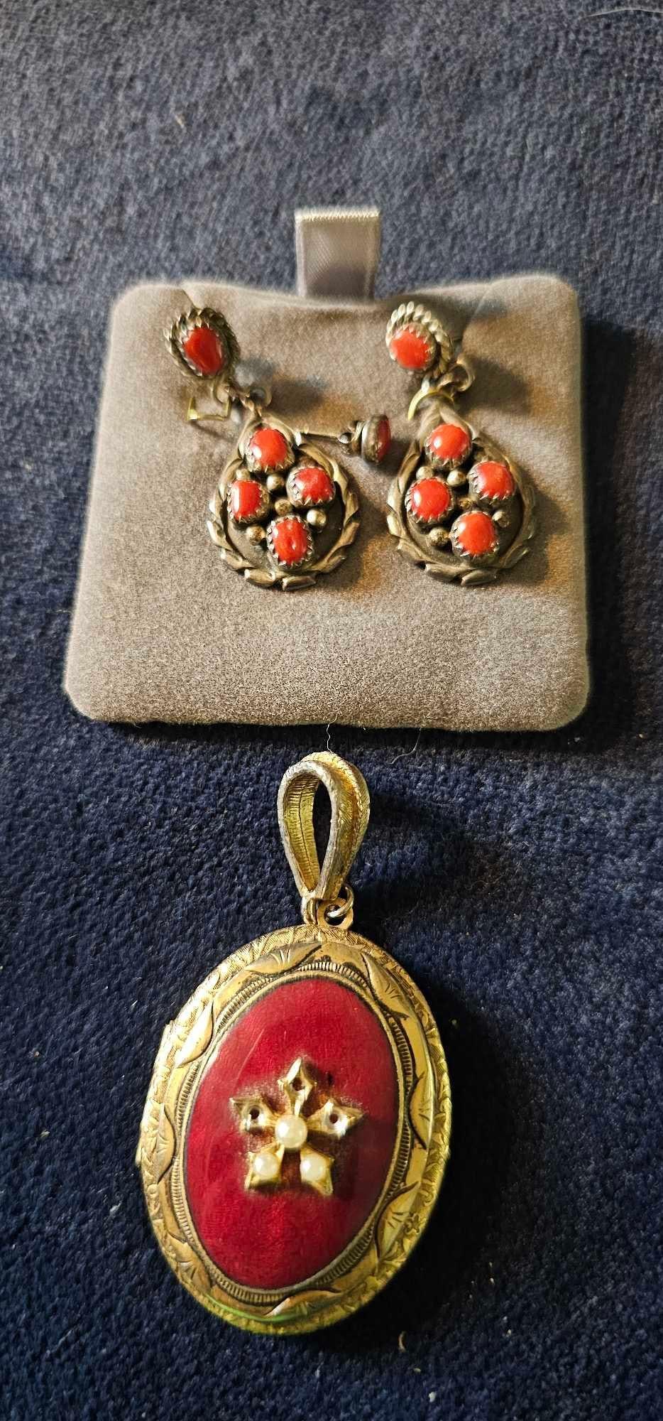 STERLING SILVER EARRING AND VINTAGE LOCKET: STERLING EARRINGS MARKED 925. LOCKET HOLDS TWO PHOTOS AND IS 1.5 X 1.25 INCHES. MISSING THREE PEARLS FROM TOP
