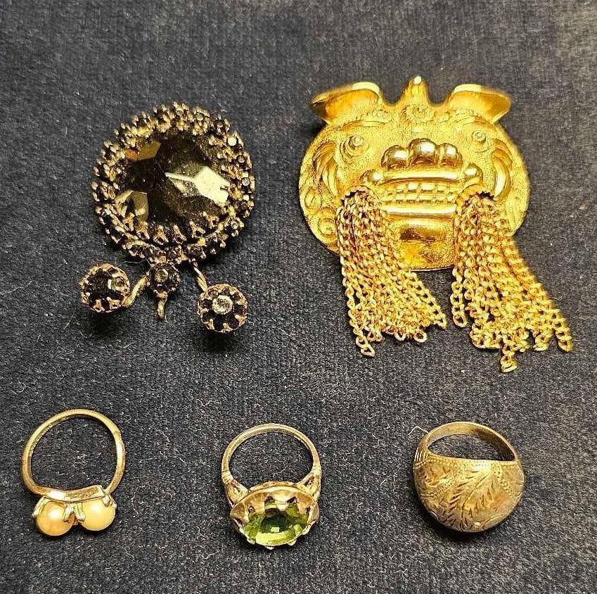 STERLING RINGS, AND VINTAGE JEWELRY (1 of 15)