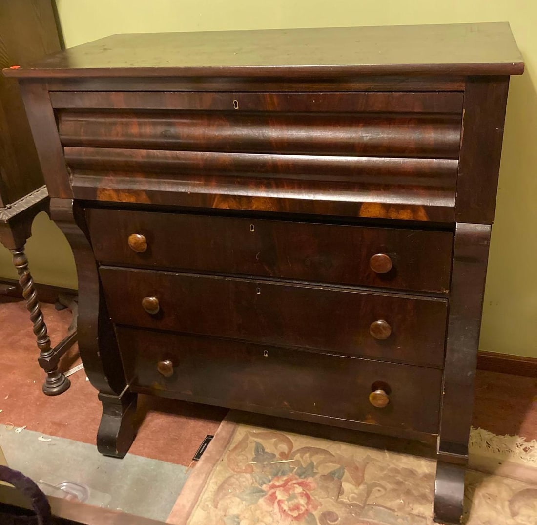 EMPIRE 4 DRAWER DRESSER: GREAT CONDITION, WITH CHUNKY LEGS AND LOCKING DRAWERS. 70X42.5X19