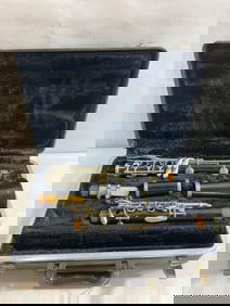 VINTAGE BUNDY RESONITE CLARINET