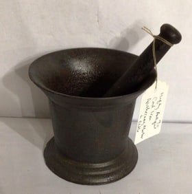 HEFTY APOTHECARY MORTAR AND PESTLE