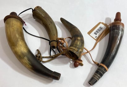 4 PIECE HUNTSMEN POWDER HORNS