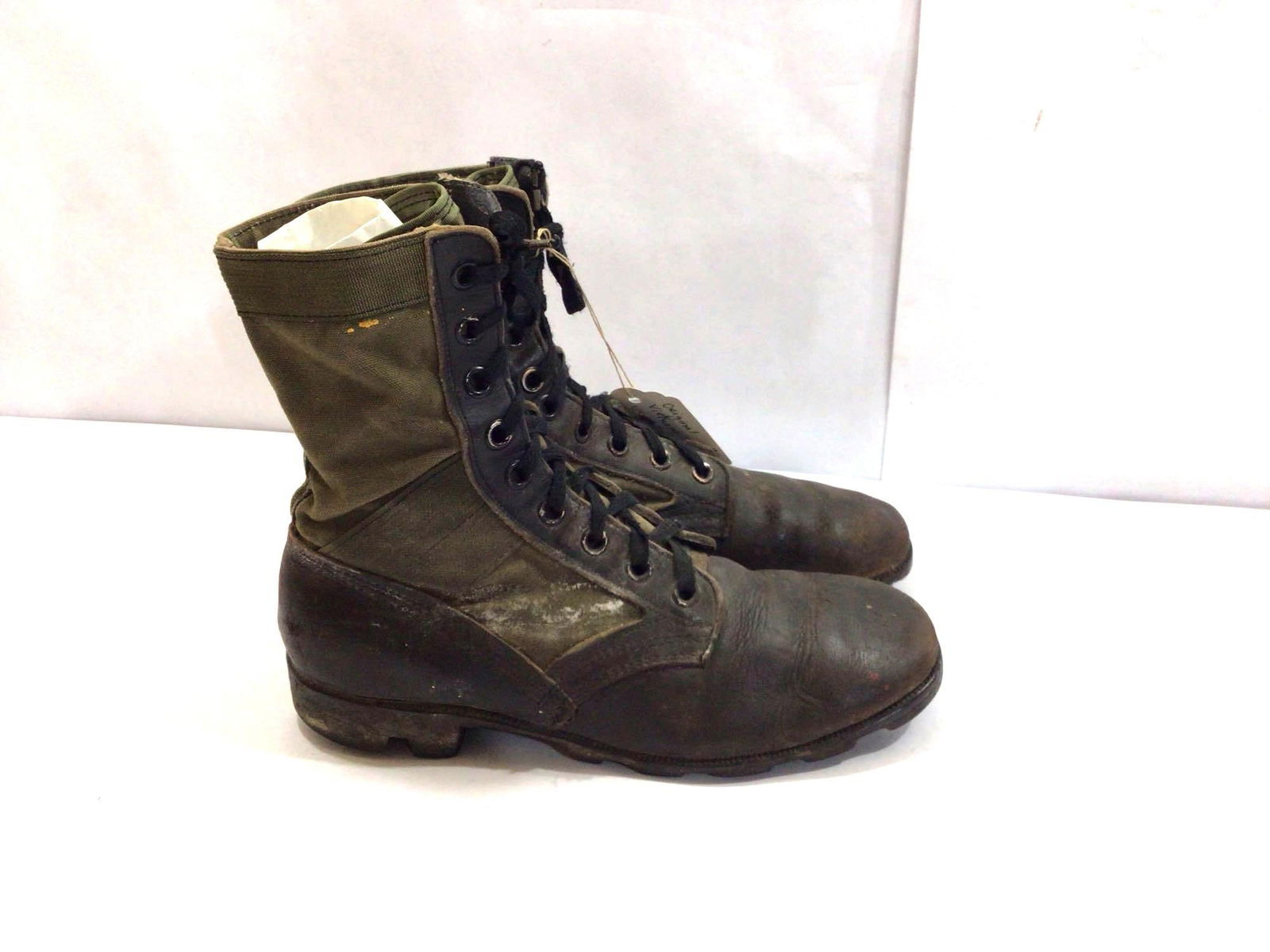 VIETNAM ERA US MILITARY JUNGLE COMBAT BOOTS (1 of 5)