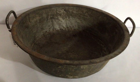 LARGE HOMESTEADING HANDLED COOKING BOWL