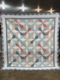 VINTAGE ZIG ZAG BOWTIE HAND STITCHED QUILT