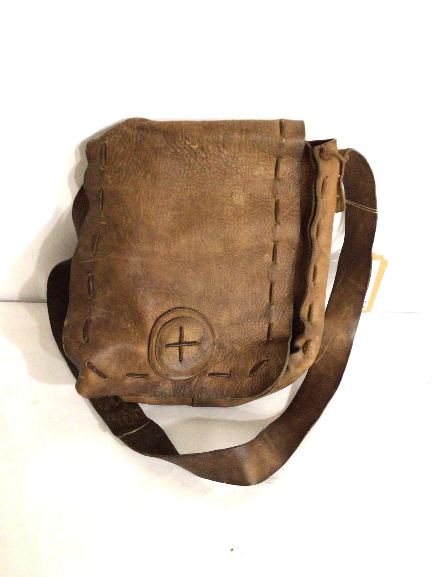 LEATHER HUNTING POUCH (1 of 5)