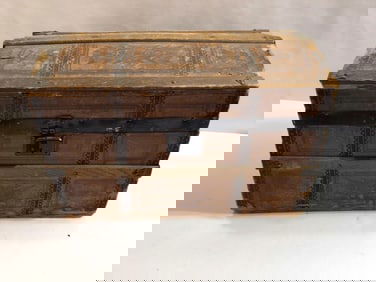 CHILD'S HUMPBACK DOLL CHEST